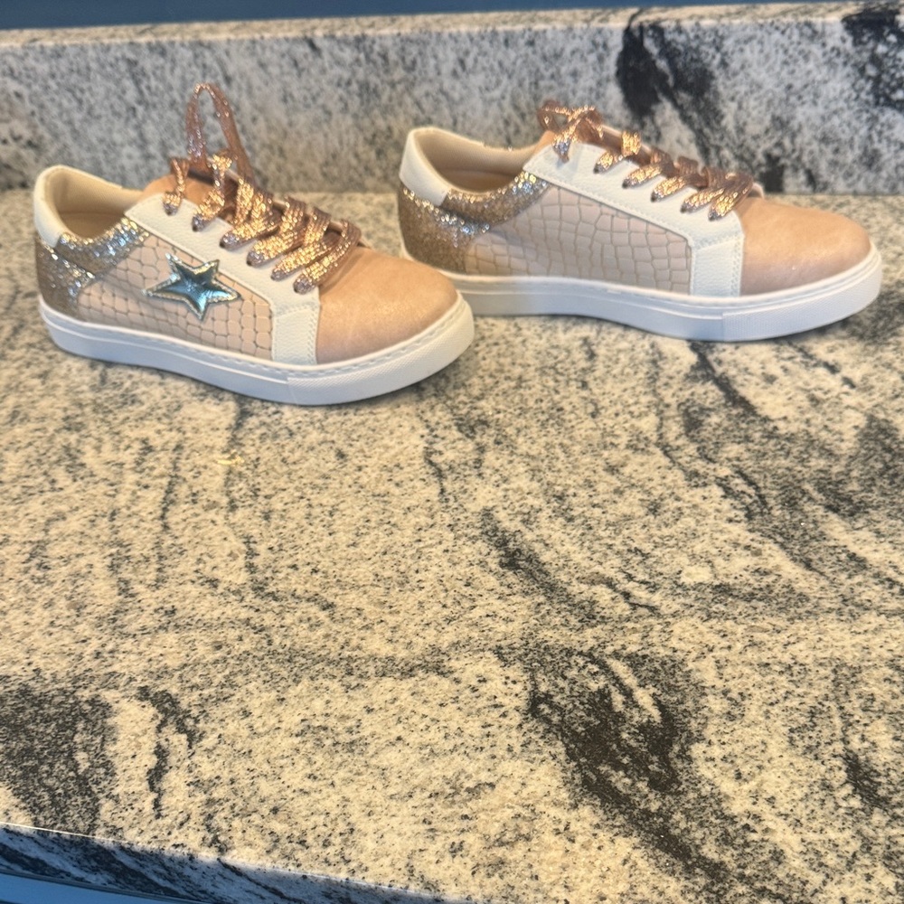 Women's Sneakers Sparkly with Star Detail
